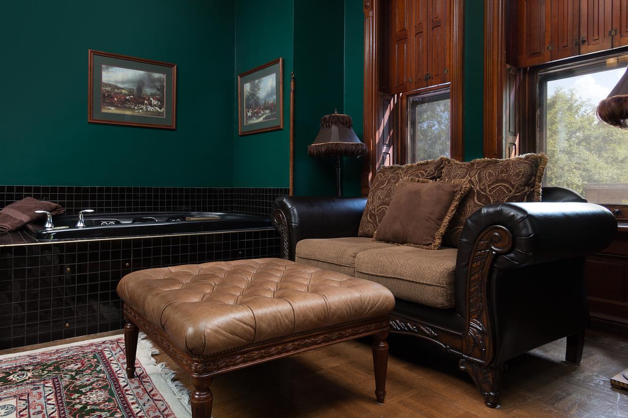 Reynolds Mansion Bed & Breakfast